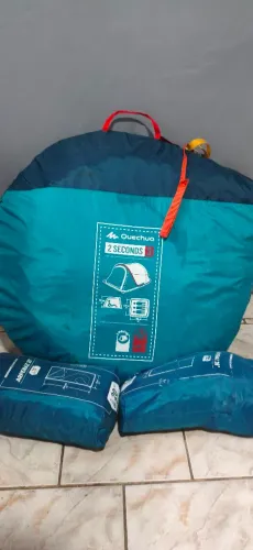 Barraca quechua 2 seconds e sacos de dormir