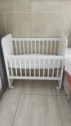 Mini Berço c/ Grade Móvel + Colchão, mosquiteiro e lençol
