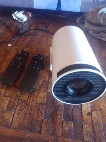 Projetor semi novo