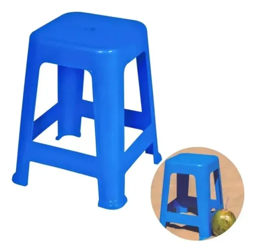 Banqueta de plástico está em Ariquemes.