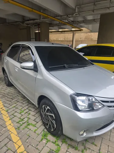 Toyota Etios Platinum Sed. 1.5 Flex 16V 4P Mec. 2016