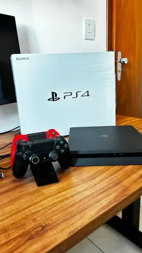 PS4 Slim 1Tb Desbloqueado + 2 controles + Base carregadora + 35 Jogos instalados