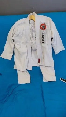 Kimono de Jiu-Jitsu infantil M4 - em ótimo estado