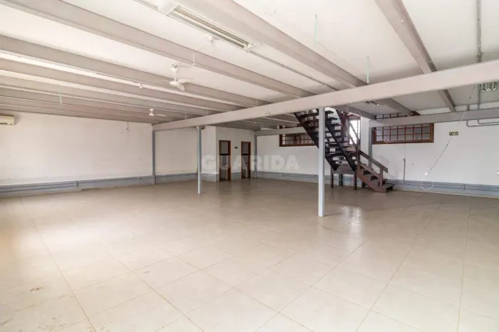 Excelente pavilhão comercial no São Geraldo!