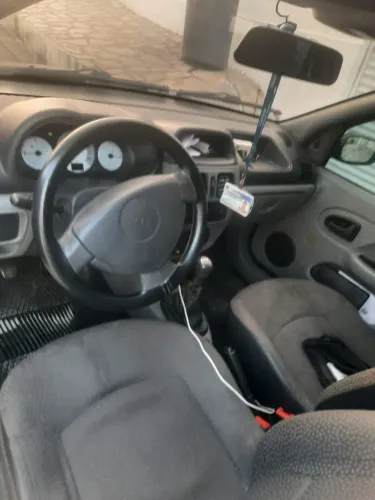 Renault Clio Hi-flex 1.0 16V 5P 2011
