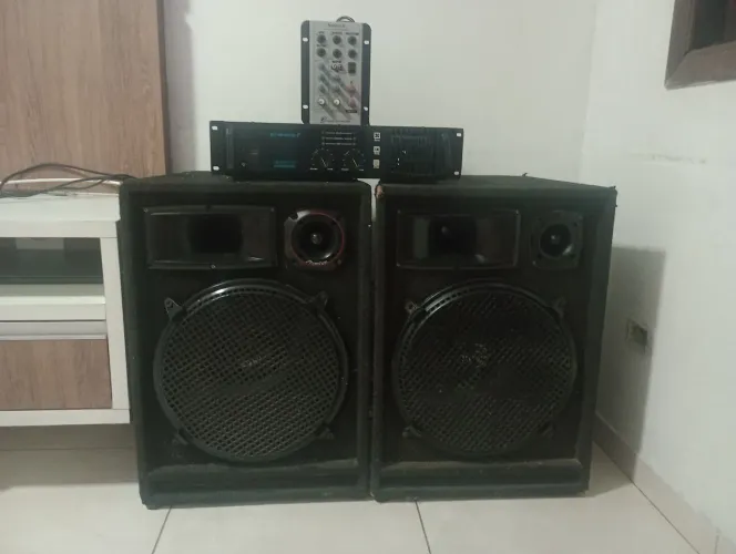 Equipamento de Som Profissional 