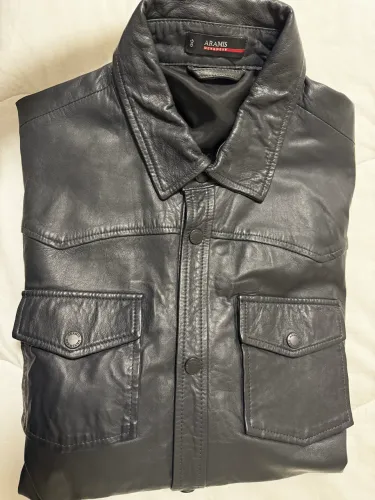 CAMISA EM COURO 100% ARAMIS MASCULINA