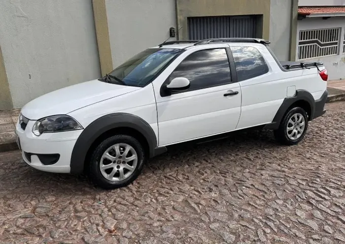 Fiat Strada Trekking 1.6 16V Flex CD 2014