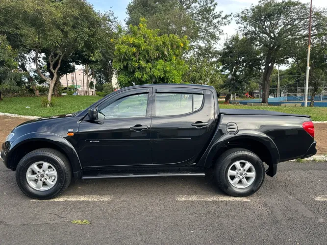 Mitsubishi L200 Triton HLS 2.4 Flex 16V CD Mec. 2015