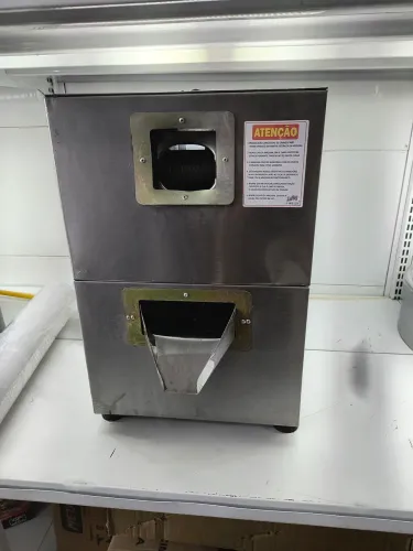 Moenda de Cana Inox 3 Rolos Juby 1,5hp reverso Ótimo Estado. 