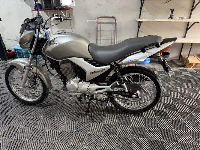 Vende se Titan 150 cara de gato 