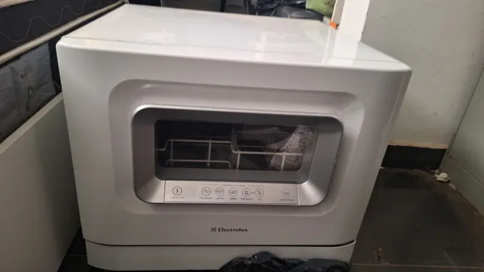 lava-louças Electrolux LE06B Branca 