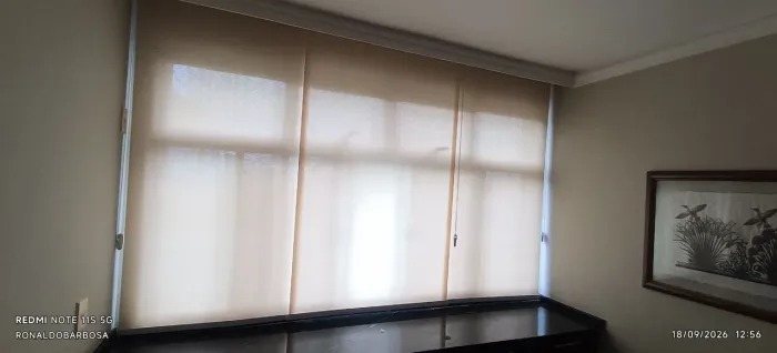 Cortinas e papéis de parede