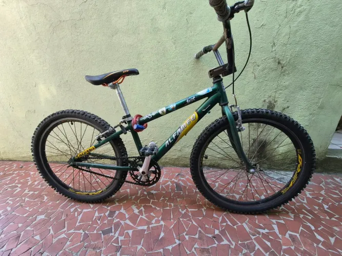 Bicicleta semi nova