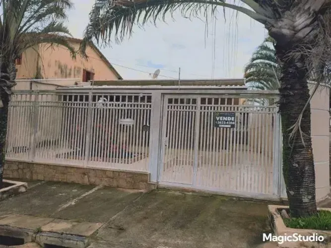 Casa com 3 dormitórios à venda, 201 m² por R$ 615.000,00 - Jardim América - Taubaté/SP