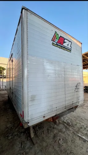 Baú truck carga seca Cipilho 8,00 metros