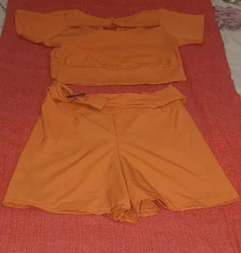 Conjuntinho croped com shortinho top