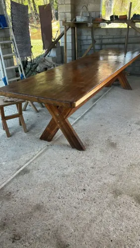 Mesa de madeira maciça (angelim)