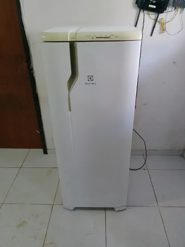 vende-se geladeira Electrolux