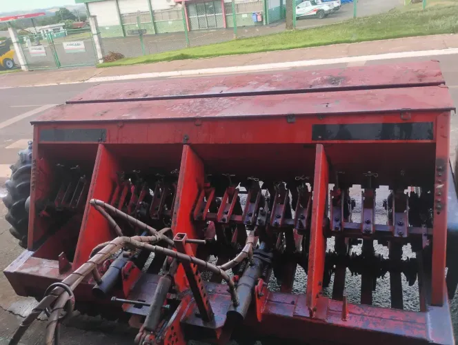 Vendo Semeadeira TD 220
