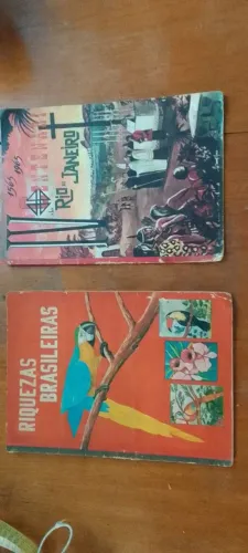 LOTE 2 ÁLBUNS ANTIGOS ? Centenário Rio 1965 + Riquezas Brasileiras ? ANOS 60 ? RAROS!