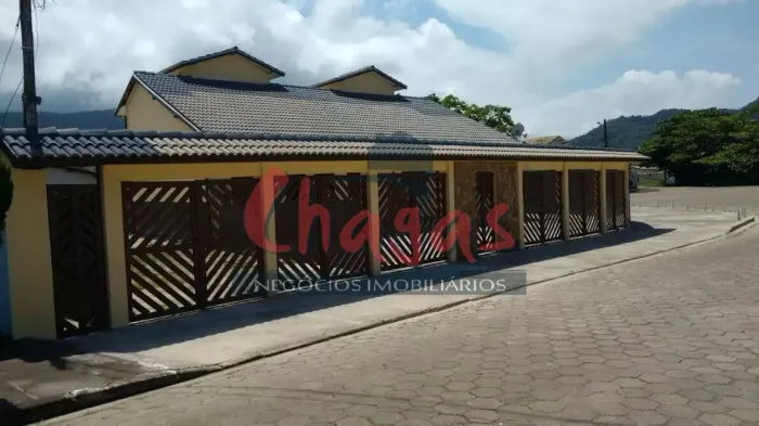 VENDE-SE | CONDOMÍNIO COM 04 CASAS | MARTIM DE SÁ.