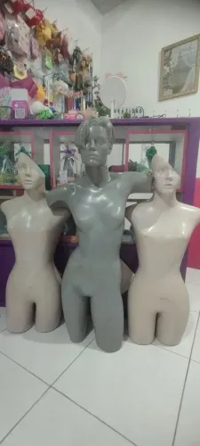 Manequins 150 os 3 pra levar logo!!