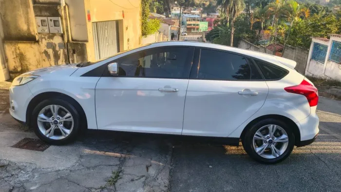 Ford Focus 1.6 S/1.6 SE Flex 16V 5P AUT 2015