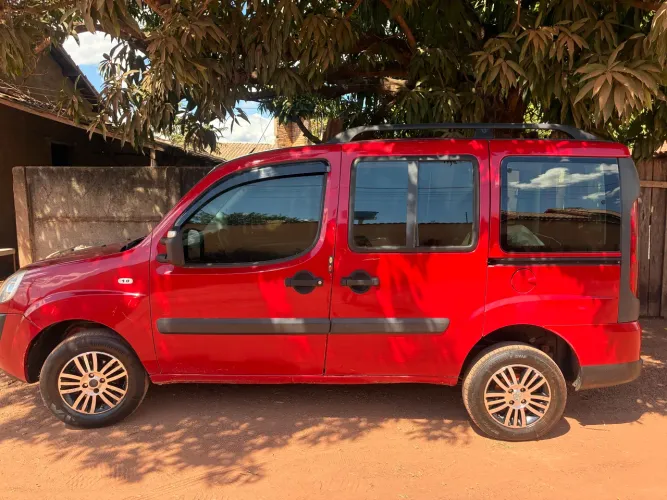 Fiat Doblo Essence 1.8 Flex 16V 5P 2012
