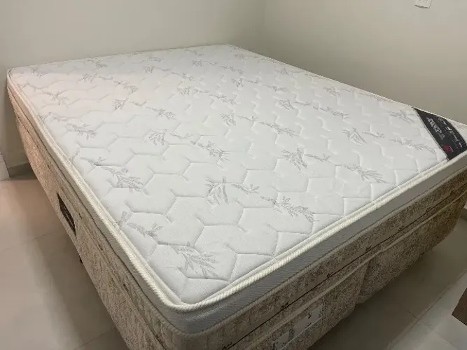 VENDO CAMA BOX KING SIZE CASTOR - POUQUÍSSIMO USO