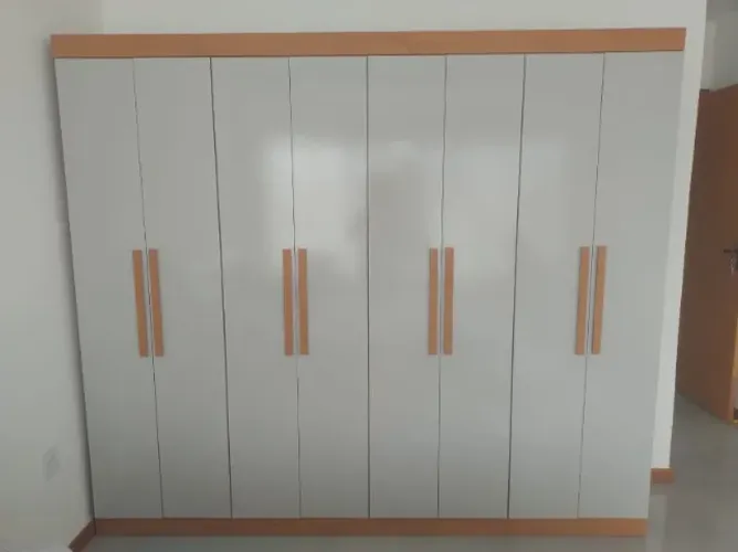 GUARDA-ROUPA CASAL 8 PORTAS