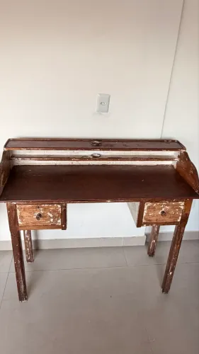 Escrivaninha Antiga em Madeira Maciça (Estilo Rústico / Bureau)