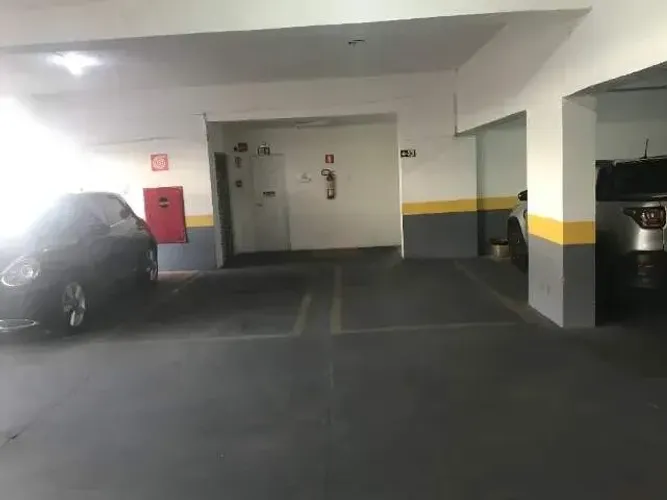 Garagem à venda Av. Contorno 4045, Bairro São Lucas, prédio comercial com funcionamento 24