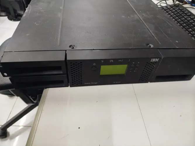 Storage IBM system TS3100 Com módulo IBM LTO-4 Ultrium