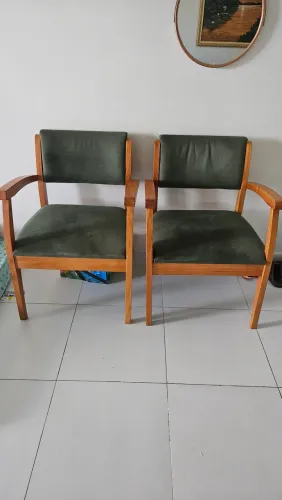 Vendo as duas poltronas por 800 reais