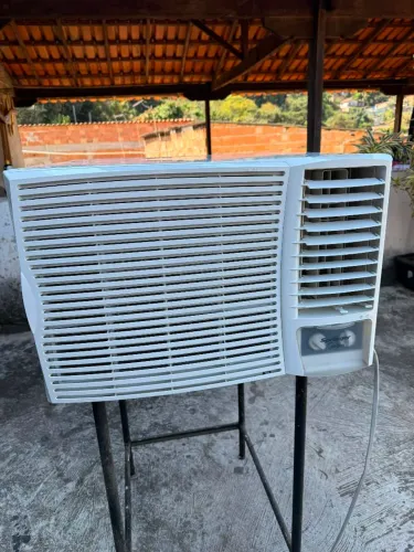 Ar-condicionado Springer Midea