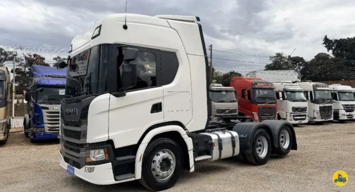SCANIA G370 6X2<br>2024/2024<br>CABINE RH (TETO ALTO)<br>AUTOMÁTICO