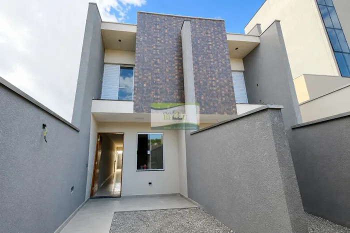 Casa com 3 dormitórios sendo 1 suíte