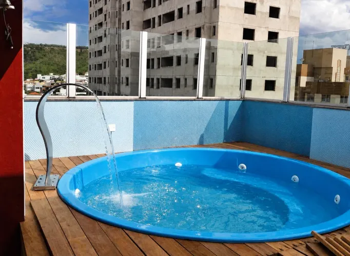 Piscina modelo SPA Hidromassagem em fibra de 1.75x0.75. Valor promocional de Fábrica.