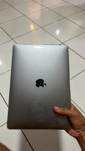 Macbook M1 256GB.