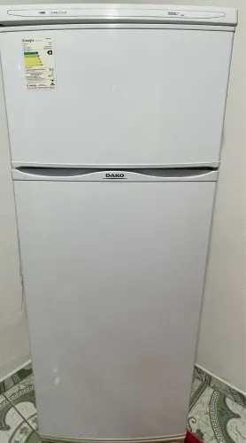 Vendo Geladeira com Freezer 