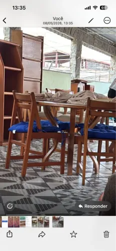 Mesa de madeira maciça