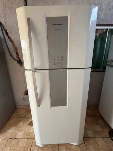 Geladeira Electrolux df80 560 litros super espaçosa ótimo estado