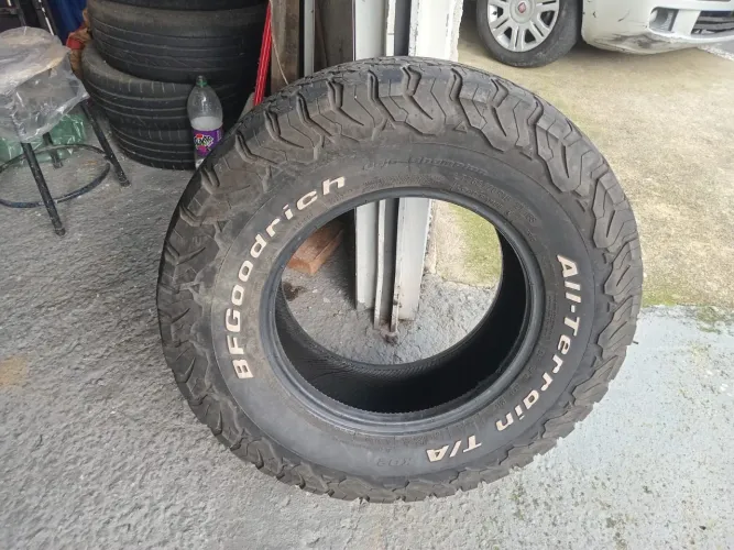 04 pneus 265/70 r16 bf Goodrich terrain