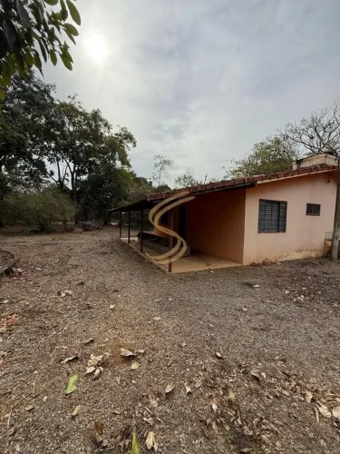 Este rancho é o paraíso que você e sua família merecem: às margens do Rio Pardo!