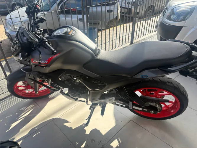 FZ15 2025. - APENAS 4.000km c/ ABS  (NOVA)