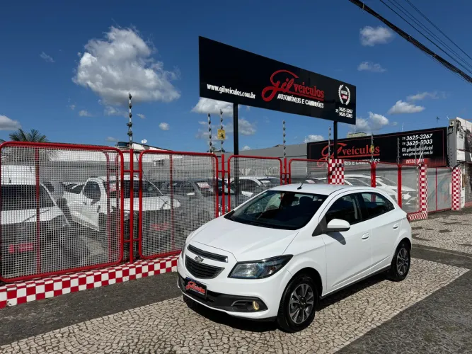 Chevrolet Onix Hatch LTZ 1.4 8V Flex Power Aut. 4P 2015