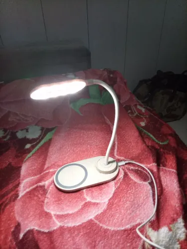 Carregador por indução e abaju