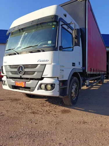 Mercedes-Benz Atego 1726 Toco 2014 - Cabine Leito Teto Alto + Sider 11m