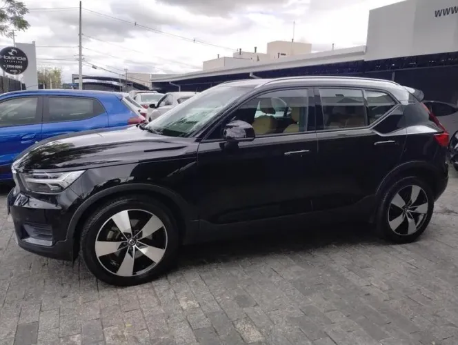 Volvo XC40 XC 40 T-4 Momentum 2.0 190cv FW 2020